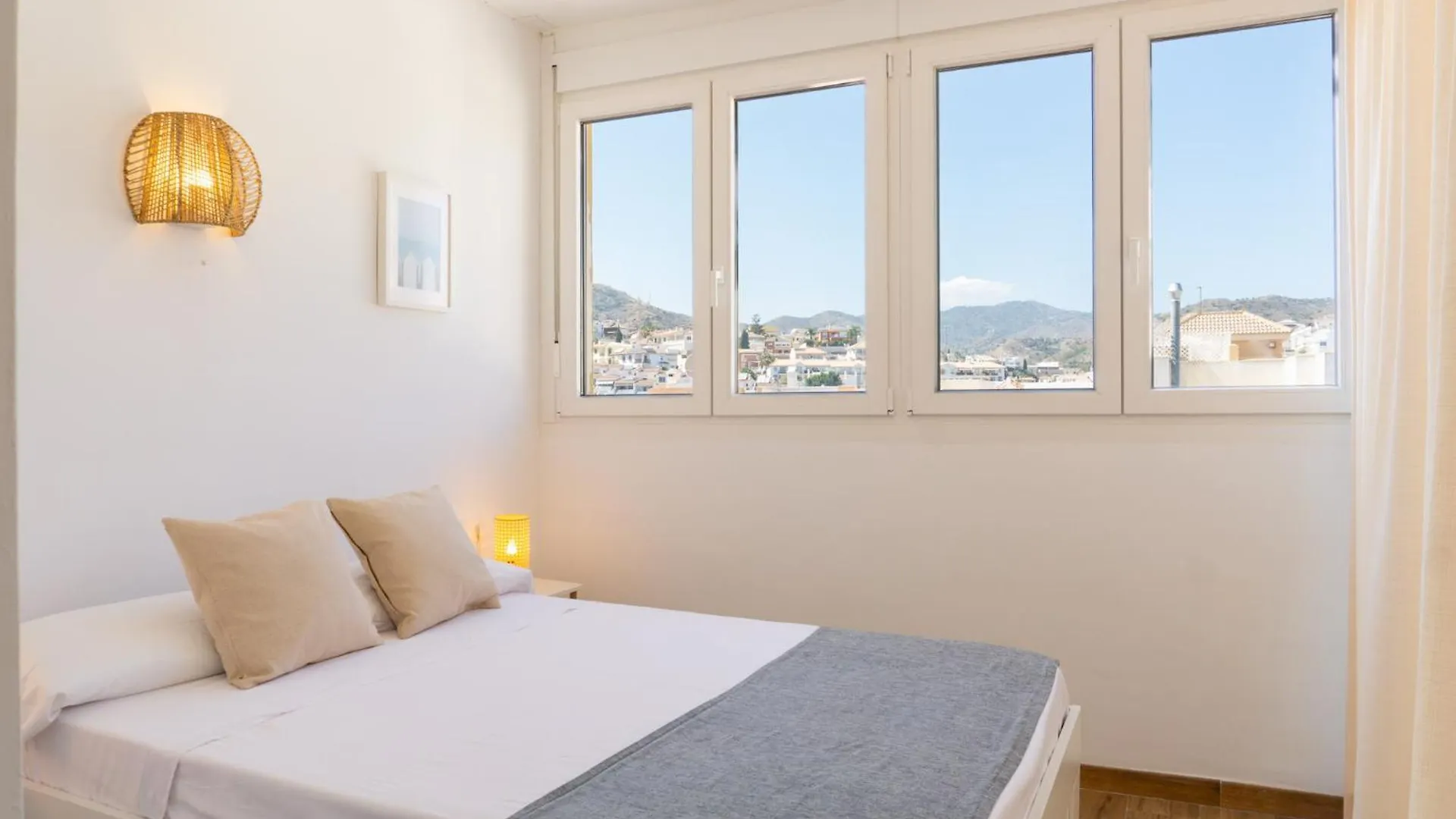 Apartamento Con Terraza En La Playa contacts